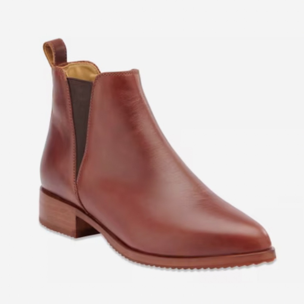 NISOLO Eva Everyday Chelsea Boot in Brandy Leather Womens Size 8.5 Like New